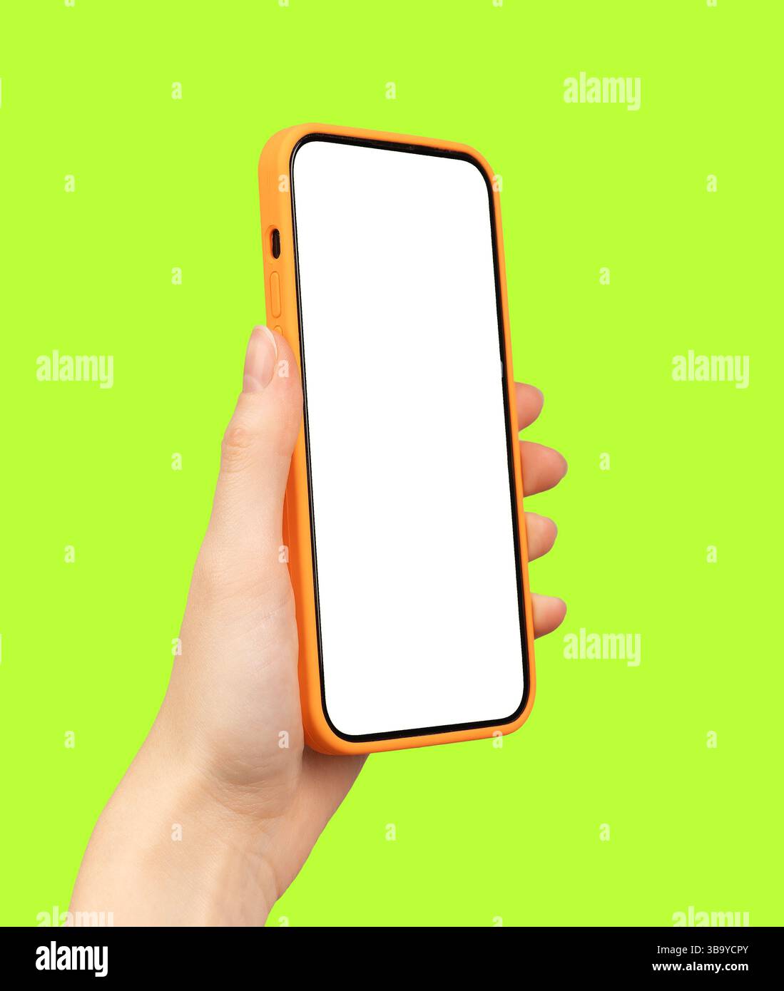Mano che regge uno smartphone e visualizza una schermata vuota. Un modello di dispositivo mobile, che mette in evidenza tecnologia e comunicazione, perfetto per mostrare un Foto Stock