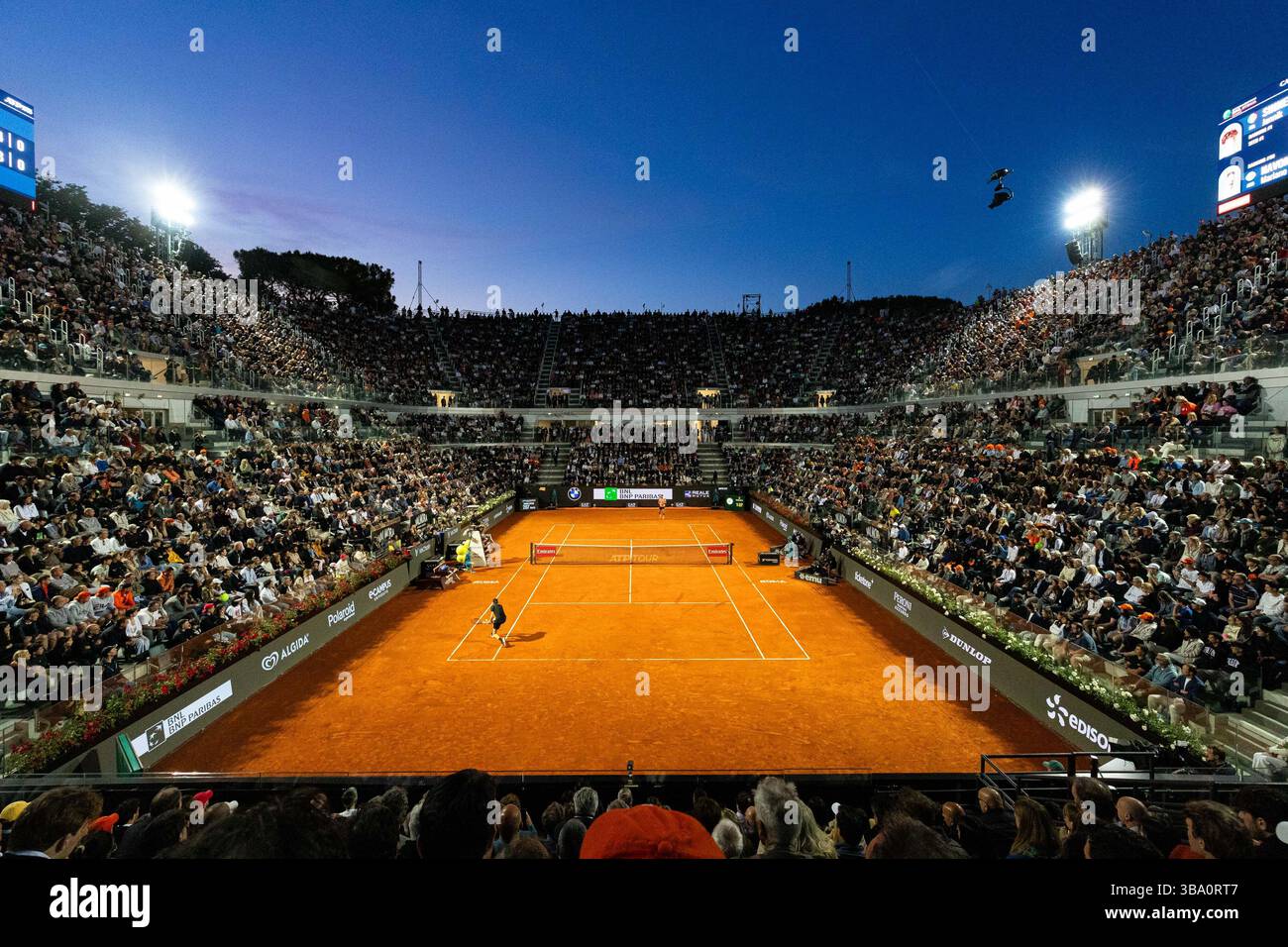 Roma, Italia. 11 maggio 2025. Campo centrale foro Italico vista generale durante internazionali BNL d'Italia, partita Internazionale di Tennis a Roma, 10 maggio 2025 Credit: Independent Photo Agency/Alamy Live News Foto Stock