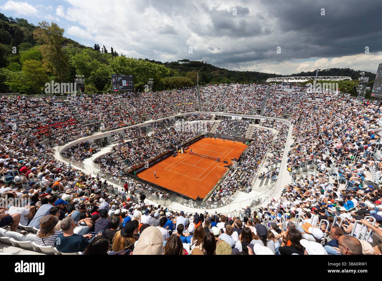 Roma, Italia. 11 maggio 2025. Campo centrale foro Italico vista generale durante internazionali BNL d'Italia, partita Internazionale di Tennis a Roma, 10 maggio 2025 Credit: Independent Photo Agency/Alamy Live News Foto Stock