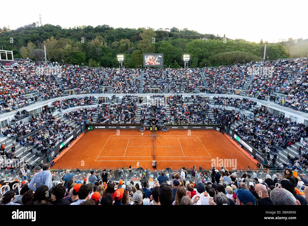 Roma, Italia. 11 maggio 2025. Campo centrale foro Italico vista generale durante internazionali BNL d'Italia, partita Internazionale di Tennis a Roma, 10 maggio 2025 Credit: Independent Photo Agency/Alamy Live News Foto Stock