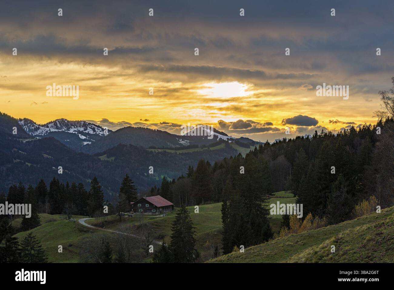 Colorata escursione autunnale vicino a Immenstadt nell'Allgau Foto Stock