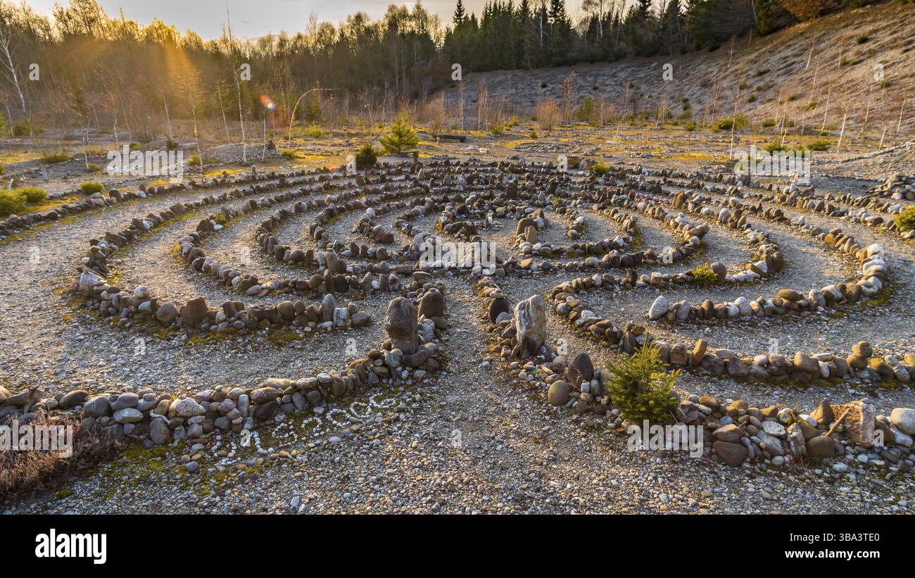 Labirinto di pietra incredibilmente bello scoperto nel mezzo della foresta nell'alta Svevia Foto Stock