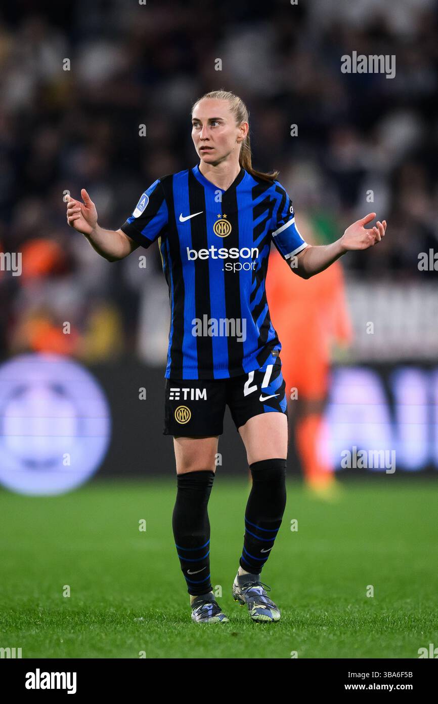 Torino, Italia. 10 maggio 2025. Inter' Henrietta Csiszar durante la partita di calcio femminile di serie A tra Juventus e Inter allo Stadio Allianz di Torino - sabato 10 maggio 2025. (Foto di Nicolo campo/LaPresse ) credito: LaPresse/Alamy Live News Foto Stock