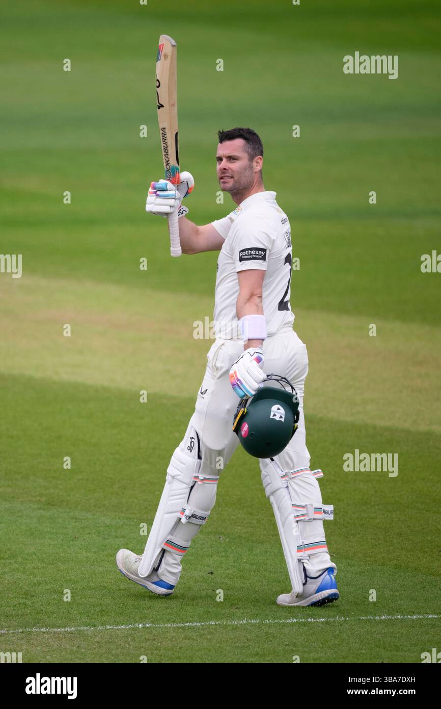 Sussex V Worcestershire - Rothesay County Championship HOVE, INGHILTERRA - 12 MAGGIO: Jake Libby di Worcestershire celebra il suo secolo durante Sussex V Foto Stock