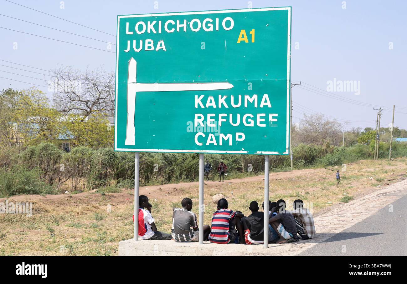 KENYA, Turkana, Kakuma, campo profughi, cartello stradale Foto Stock