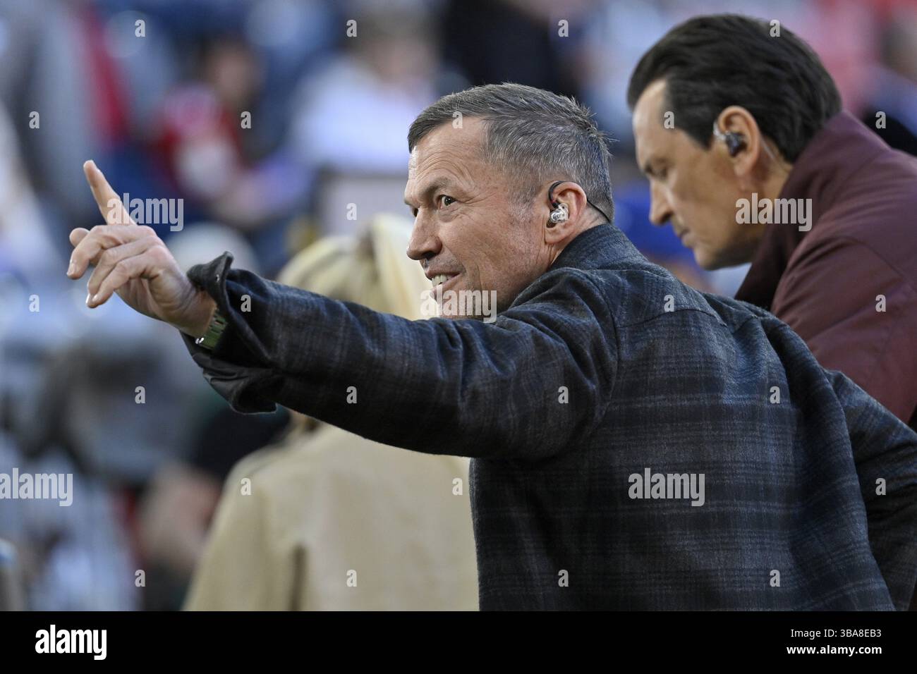 Esperto televisivo SKY Lothar Matthaeus, gesti Allianz Arena, Monaco di Baviera, Germania, Europa Foto Stock