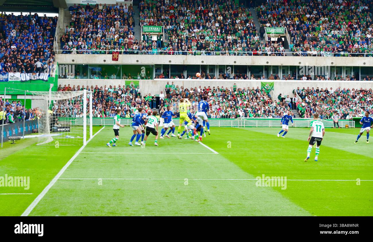 Racing Santander vs Oviedo partita di calcio in corso alla fine della stagione 2024/2025 ha portato a un pareggio 1-1 11 maggio 2025 Santander Cantabria Spagna Foto Stock