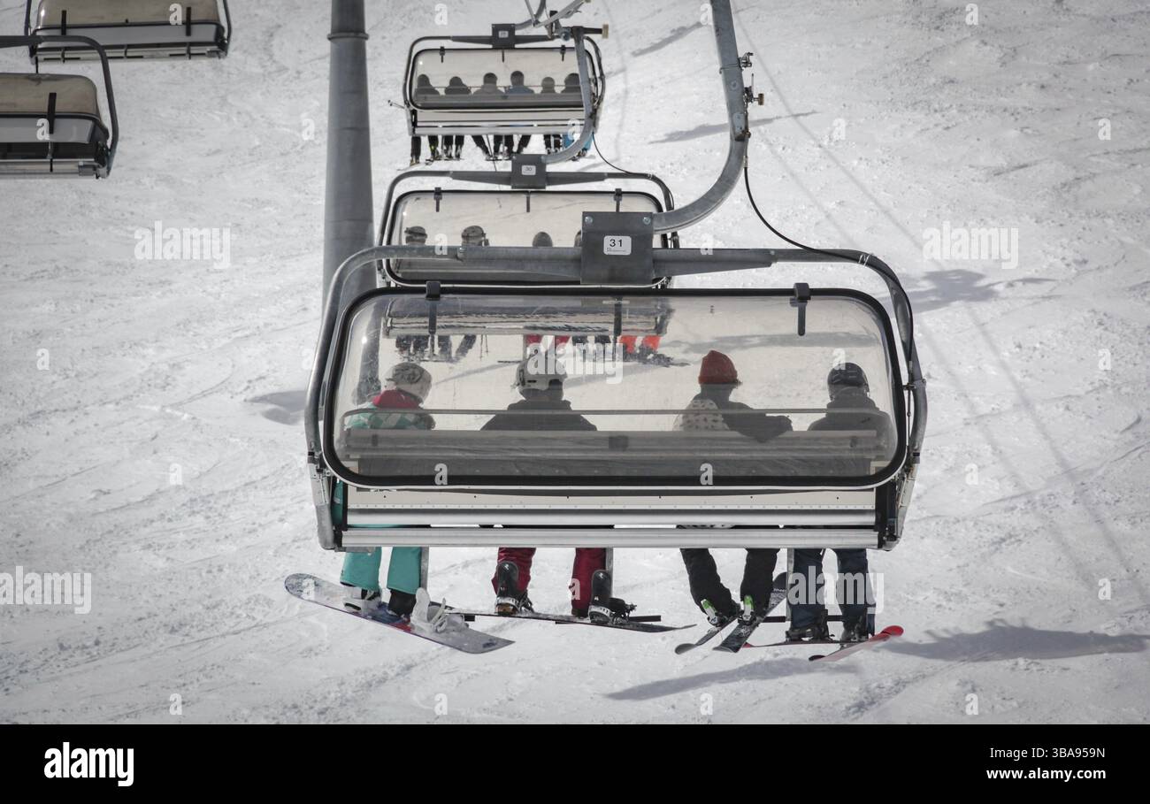 Impianti di risalita nella stazione sciistica austriaca delle Alpi, Austria, Europa Foto Stock