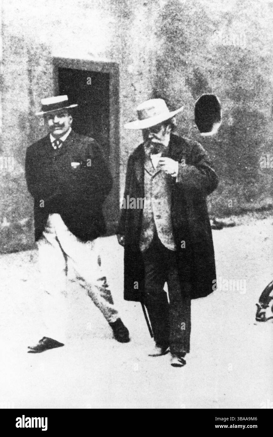 1900 Archivio storico Olycom/Lapresse Giosuè Alessandro Giuseppe Carducci (Valdicastello, 27 luglio 1835 - Bologna, 16 febbraio 1907) è stato un poeta, scrittore e critico letterario italiano. Carducci è stato il primo italiano vincitore del Premio Nobel per la letteratura. Insieme a Camillo Golgi, è stato il primo italiano in assoluto insignito di tale premio nel 1906. Nella foto: Il poeta Giosuè Alessandro Giuseppe Carducci premio Nobel per la letteratura nel 1906 nella foto: Il poeta Giosuè Alessandro Giuseppe Carducci, Premio Nobel per la letteratura nel 1906 Foto Stock 1900 Archivio storico Olycom/Lapresse Giosuè Alessandro Giuseppe Carducci (Valdicastello, 27 luglio 1835 - Bologna, 16 febbraio 1907) è stato un poeta, scrittore e critico letterario italiano. Carducci è stato il primo italiano vincitore del Premio Nobel per la letteratura. Insieme a Camillo Golgi, è stato il primo italiano in assoluto insignito di tale premio nel 1906. Nella foto: Il poeta Giosuè Alessandro Giuseppe Carducci premio Nobel per la letteratura nel 1906 nella foto: Il poeta Giosuè Alessandro Giuseppe Carducci, Premio Nobel per la letteratura nel 1906 Foto Stock