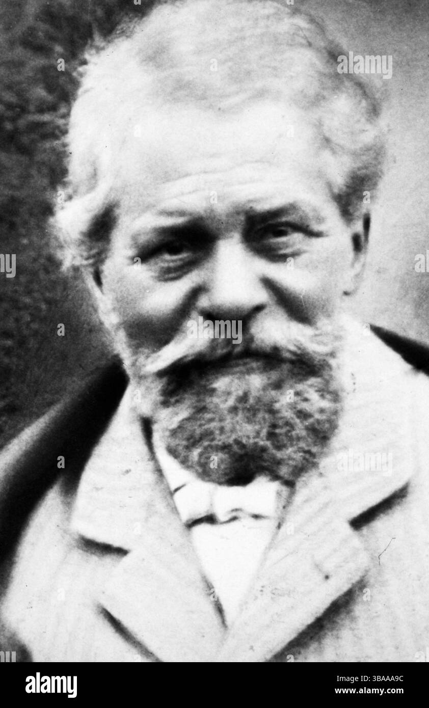 1900 Archivio storico Olycom/Lapresse Giosuè Alessandro Giuseppe Carducci (Valdicastello, 27 luglio 1835 - Bologna, 16 febbraio 1907) è stato un poeta, scrittore e critico letterario italiano. Carducci è stato il primo italiano vincitore del Premio Nobel per la letteratura. Insieme a Camillo Golgi, è stato il primo italiano in assoluto insignito di tale premio nel 1906. Nella foto: Il poeta Giosuè Alessandro Giuseppe Carducci premio Nobel per la letteratura nel 1906 nella foto: Il poeta Giosuè Alessandro Giuseppe Carducci, Premio Nobel per la letteratura nel 1906 Foto Stock 1900 Archivio storico Olycom/Lapresse Giosuè Alessandro Giuseppe Carducci (Valdicastello, 27 luglio 1835 - Bologna, 16 febbraio 1907) è stato un poeta, scrittore e critico letterario italiano. Carducci è stato il primo italiano vincitore del Premio Nobel per la letteratura. Insieme a Camillo Golgi, è stato il primo italiano in assoluto insignito di tale premio nel 1906. Nella foto: Il poeta Giosuè Alessandro Giuseppe Carducci premio Nobel per la letteratura nel 1906 nella foto: Il poeta Giosuè Alessandro Giuseppe Carducci, Premio Nobel per la letteratura nel 1906 Foto Stock