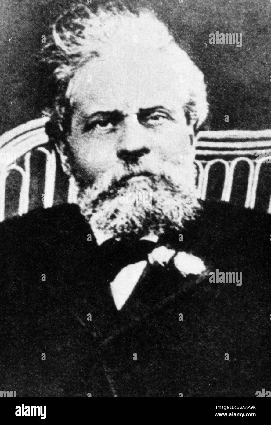 1900 Archivio storico Olycom/Lapresse Giosuè Alessandro Giuseppe Carducci (Valdicastello, 27 luglio 1835 - Bologna, 16 febbraio 1907) è stato un poeta, scrittore e critico letterario italiano. Carducci è stato il primo italiano vincitore del Premio Nobel per la letteratura. Insieme a Camillo Golgi, è stato il primo italiano in assoluto insignito di tale premio nel 1906. Nella foto: Il poeta Giosuè Alessandro Giuseppe Carducci premio Nobel per la letteratura nel 1906 nella foto: Il poeta Giosuè Alessandro Giuseppe Carducci, Premio Nobel per la letteratura nel 1906 Foto Stock 1900 Archivio storico Olycom/Lapresse Giosuè Alessandro Giuseppe Carducci (Valdicastello, 27 luglio 1835 - Bologna, 16 febbraio 1907) è stato un poeta, scrittore e critico letterario italiano. Carducci è stato il primo italiano vincitore del Premio Nobel per la letteratura. Insieme a Camillo Golgi, è stato il primo italiano in assoluto insignito di tale premio nel 1906. Nella foto: Il poeta Giosuè Alessandro Giuseppe Carducci premio Nobel per la letteratura nel 1906 nella foto: Il poeta Giosuè Alessandro Giuseppe Carducci, Premio Nobel per la letteratura nel 1906 Foto Stock