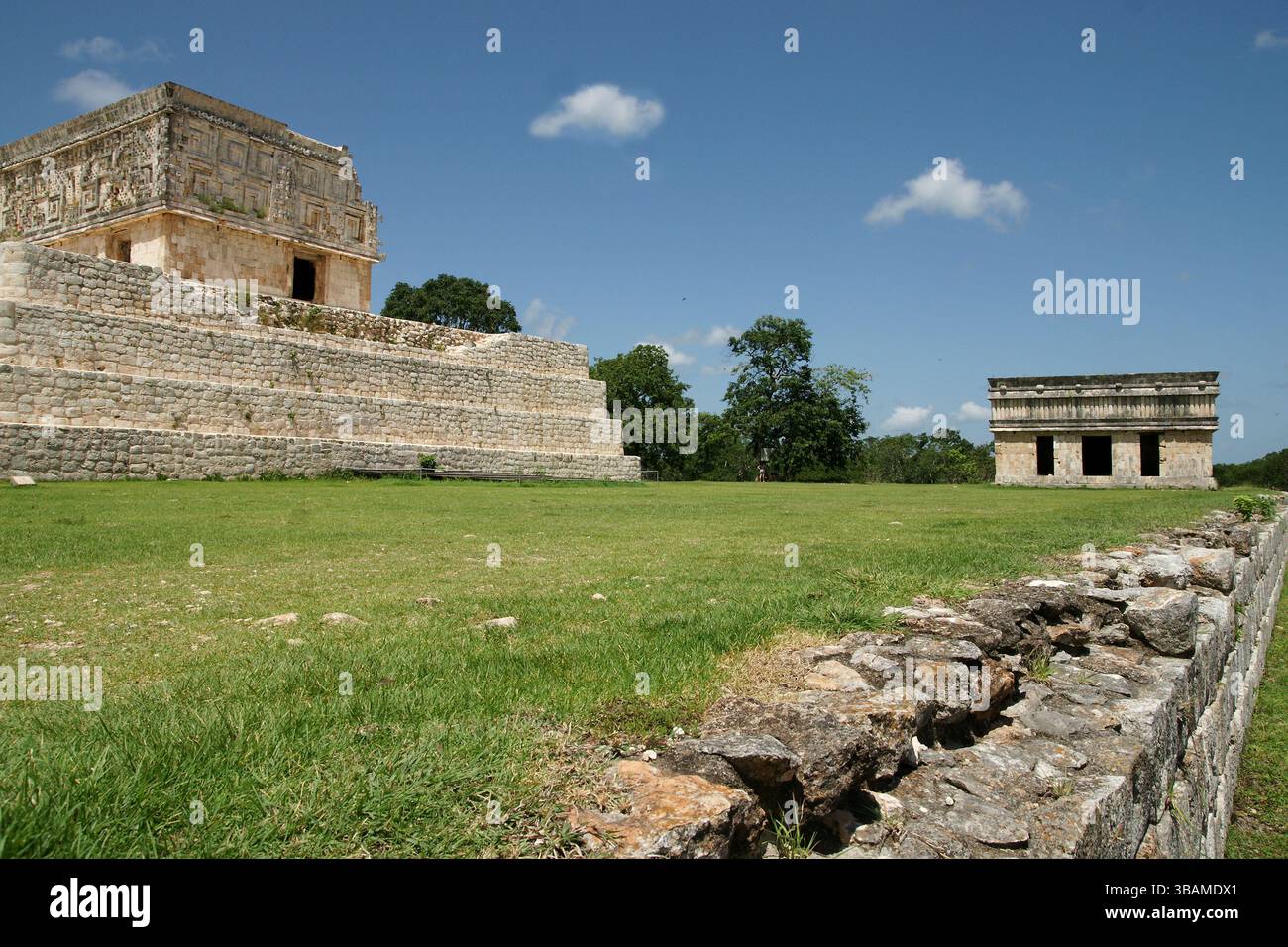 Messico. Yucatan. Uxmal. Il Palazzo del Governatore e la Casa delle tartarughe. Foto Stock