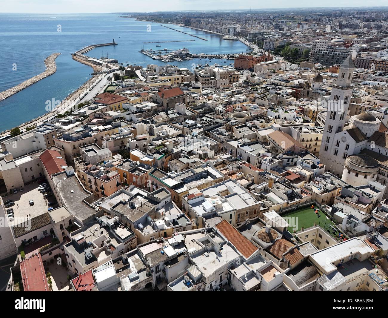 Veduta aerea della città metropolitana di Bari, regione Puglia d'Italia Foto Stock