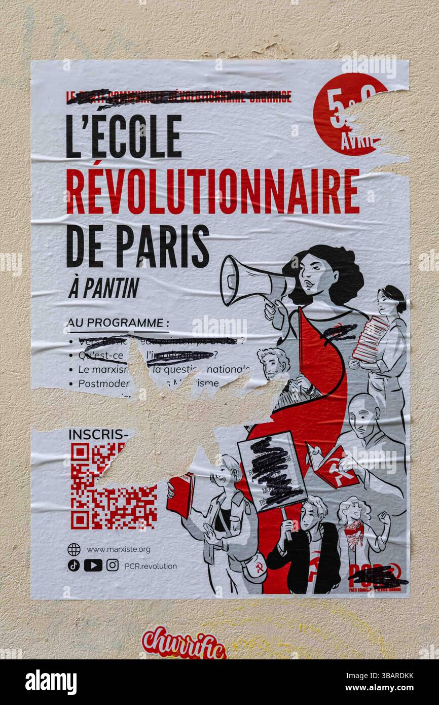L'Ecole Révolutionnaire de Paris. Poster strappato sul muro del Passage des Abbesses nel quartiere Montmartre di Parigi, Francia Foto Stock