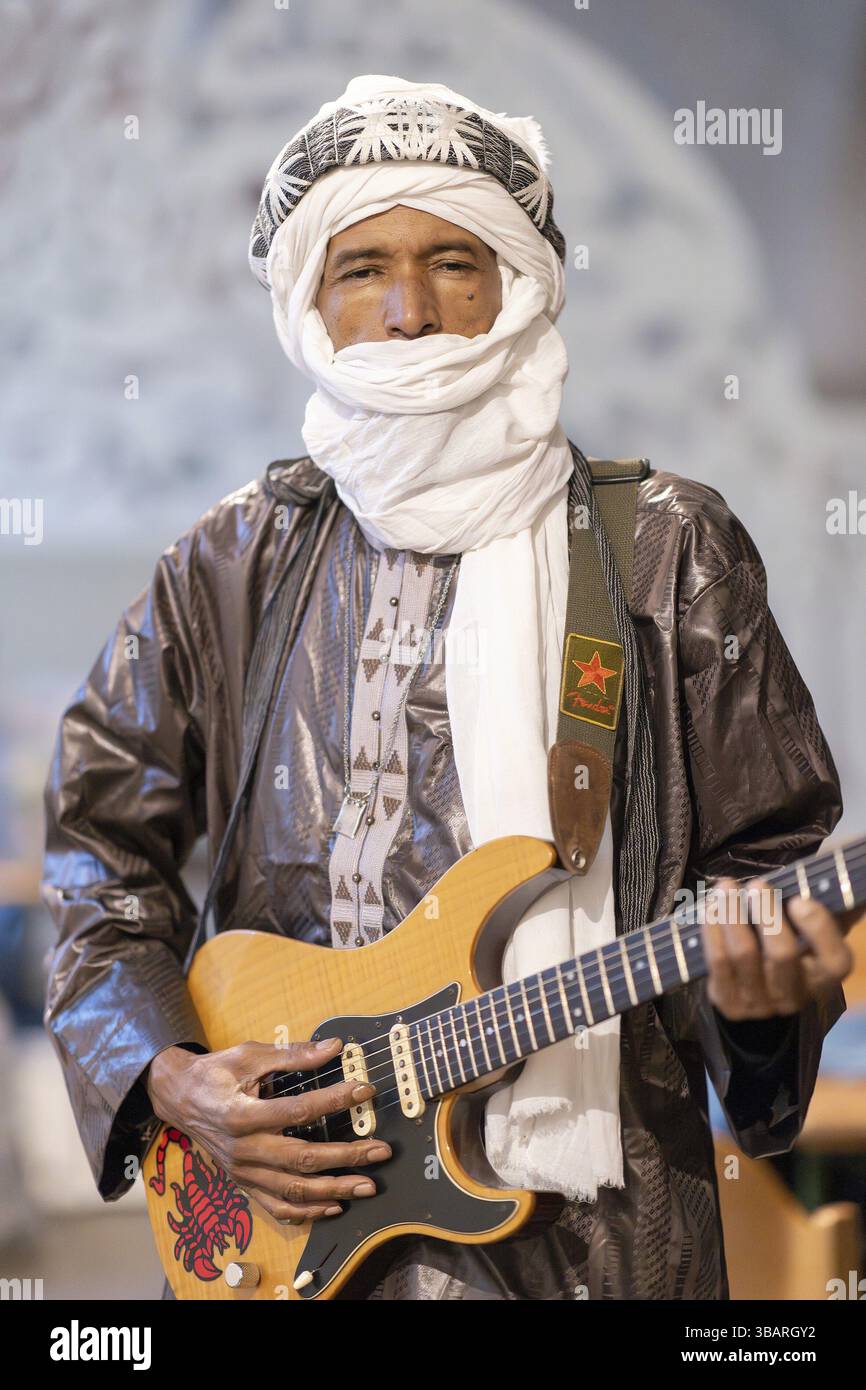 Ahmed Ag Kaedy, cantante, chitarrista, Mali, dessert Blues, World Music, Live il 10 maggio 2025, Galilaeakirche, Berlino, Germania < english> Ahmed Ag Kaedy, D. Foto Stock