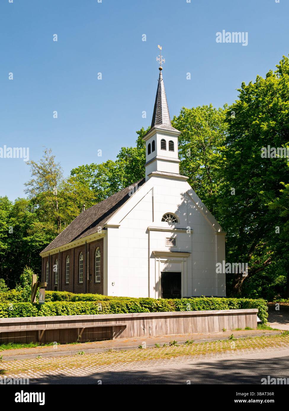 Chiesa della colonia riformata olandese a Wilhelminaoord, un'ex colonia agricola a Westerveld, Drenthe, Paesi Bassi, ora patrimonio dell'umanità dell'UNESCO Foto Stock