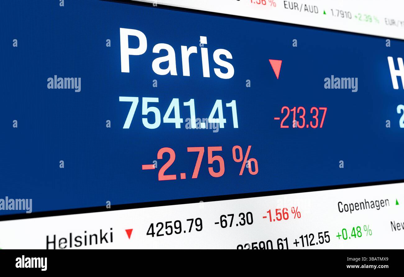 Mercato azionario in calo a Parigi, Francia. Mercato azionario in calo a Parigi, Francia. I prezzi delle azioni francesi stanno diminuendo. Rischio, trading, crash, recessione, mercato orso. Illustrazione 3D img stock market099s03 ticker board index paris Moving down Foto Stock