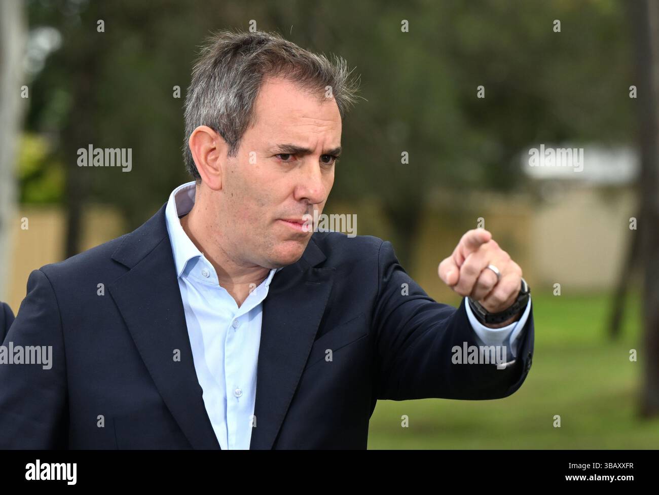 Brisbane, Australia. 14 maggio 2025. Il tesoriere australiano Jim Chalmers viene visto durante una conferenza stampa al Meadowbrook di Logan City, mercoledì 14 maggio 2025. (AAP Image/Darren England) NESSUN credito di ARCHIVIAZIONE: Australian Associated Press/Alamy Live News Foto Stock