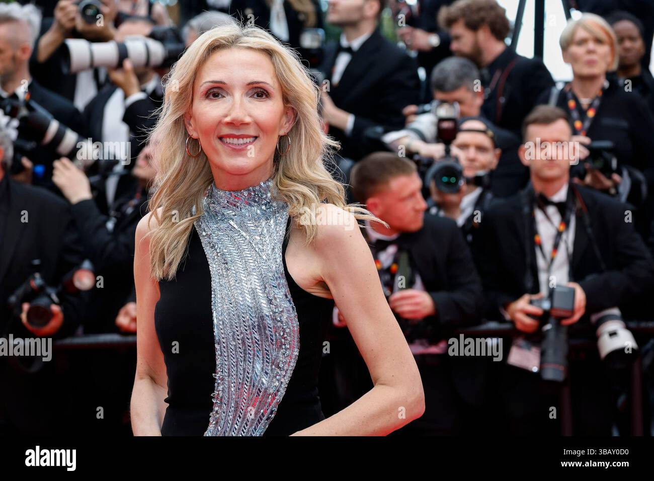 Helen Hoehne partecipa alla cerimonia d'apertura e al "Partir un Jour" (Leave One Day)" in anteprima durante il 78° Festival di Cannes al Palais des Festivals di Cannes, in Francia, il 13 maggio 2025. Foto Stock