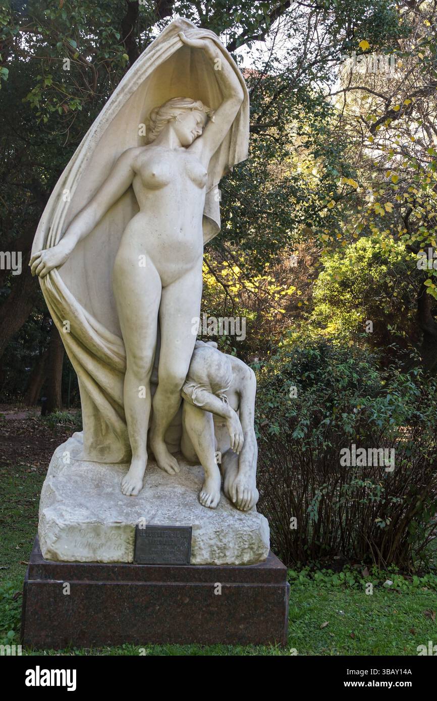 Statua del risveglio della natura presso il Giardino Botanico Carlos Thays di Buenos Aires, Argentina Foto Stock