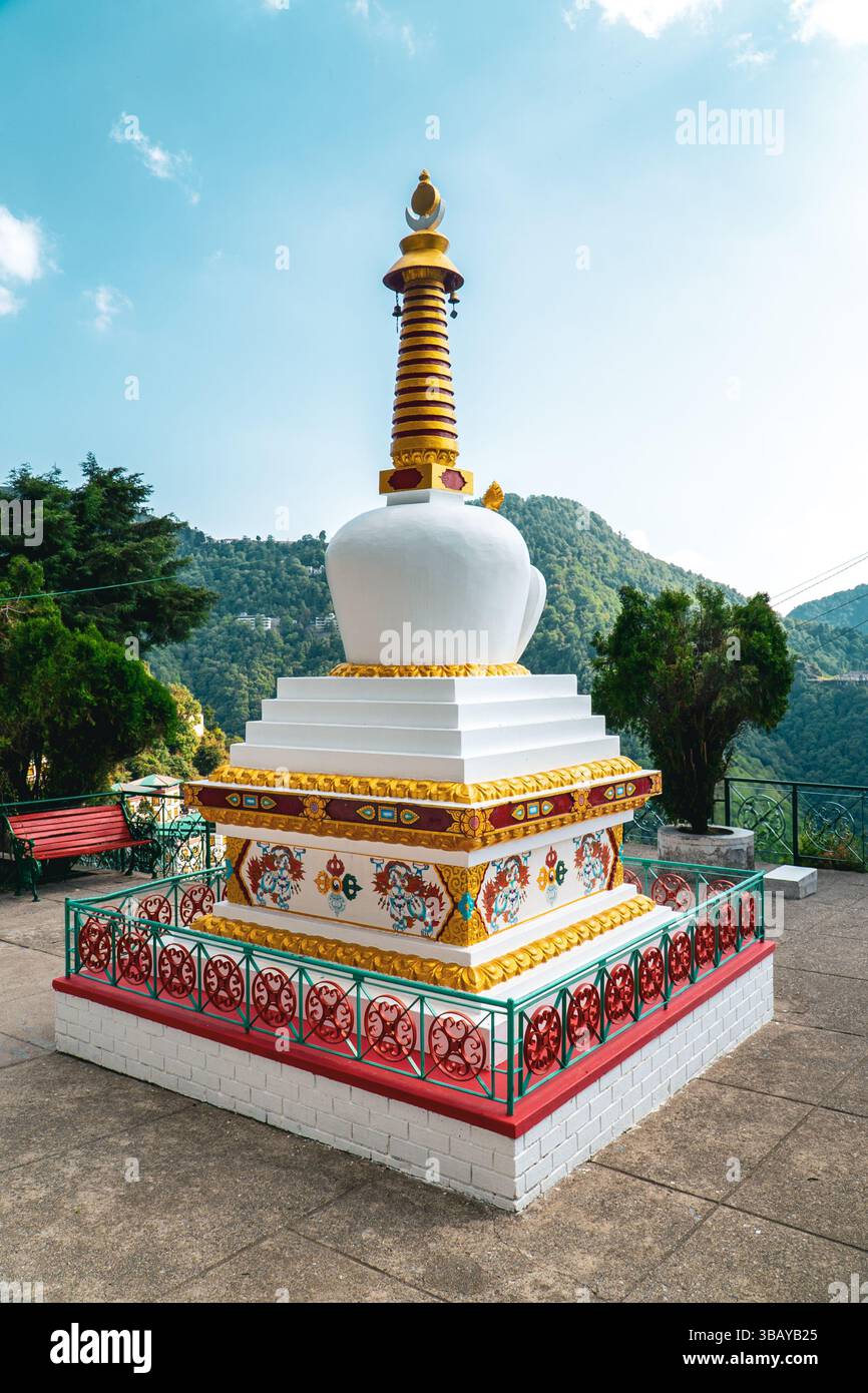 Il monastero buddista di Happy Valley. La prima casa del Dalai Lama in India, Uttarakhand Foto Stock