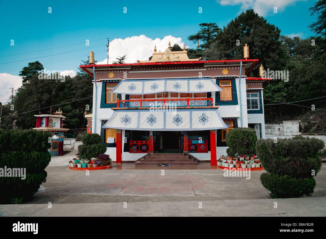 Il monastero buddista di Happy Valley. La prima casa del Dalai Lama in India, Uttarakhand Foto Stock