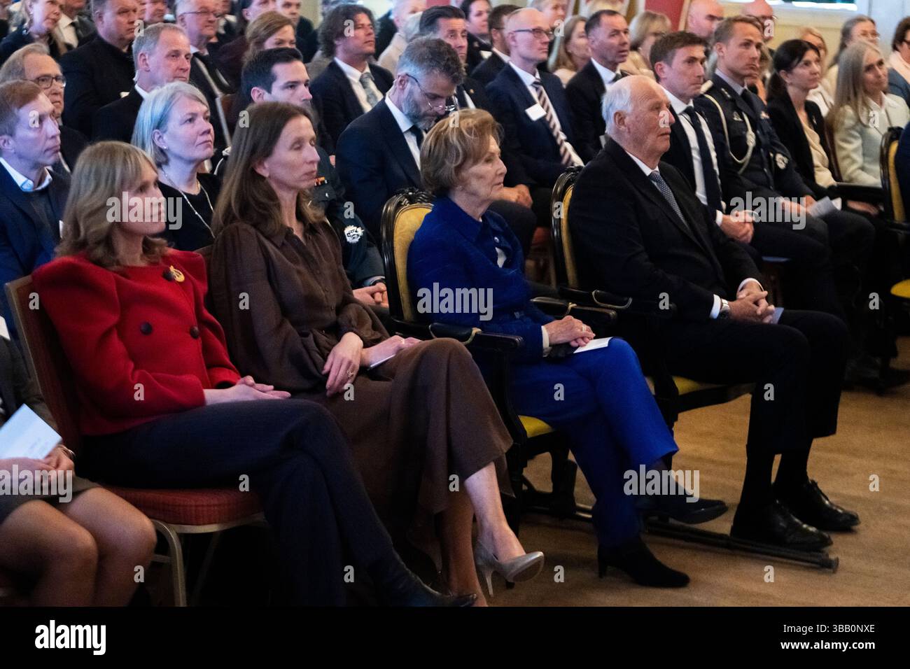 Oslo 20250514. Re Harald e la regina Sonja durante il simposio delle Svalbard a Gamle Logen di mercoledì. Il simposio delle Svalbard è organizzato dal Ministero della giustizia e della pubblica sicurezza in occasione del fatto che quest'anno segna 100 anni dall'entrata delle Svalbard nella Norvegia. Foto: Annika Byrde / NTB Foto Stock