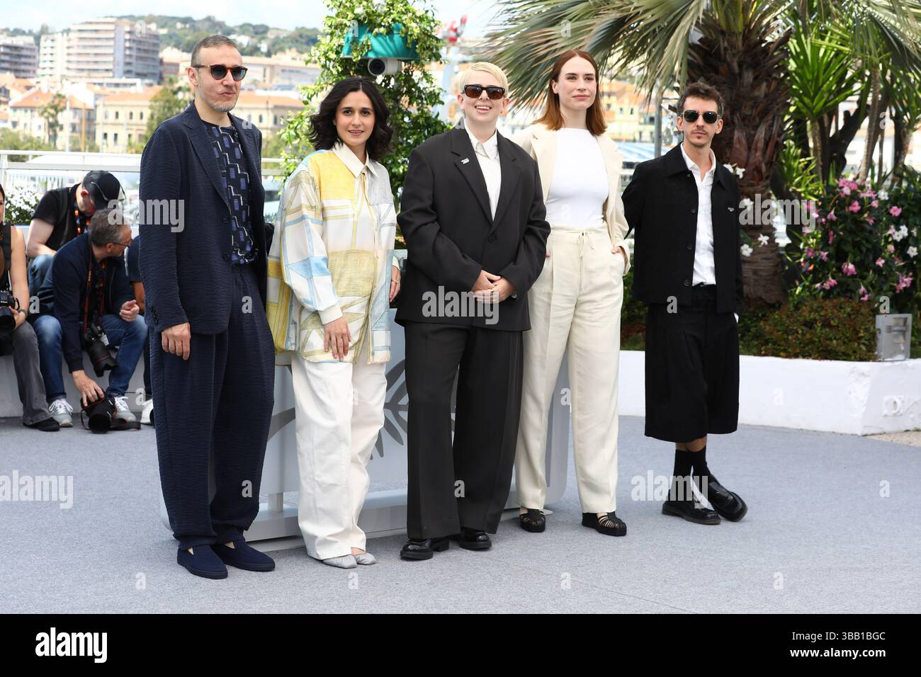 14 maggio 2025, Cannes, Costa azzurra, Francia: Il presidente MOLLY MANNING-WALKER e i suoi membri della giuria VANJA KALUDJERCIC e NAHUEL PEREZ hanno posato durante la chiamata fotografica della giuria di un Certain Regard al 78° Festival annuale di Cannes al Palais des Festivals di Cannes, Francia (Credit Image: © Mickael Chavet/ZUMA Press Wire) SOLO USO EDITORIALE! Non per USO commerciale! Foto Stock