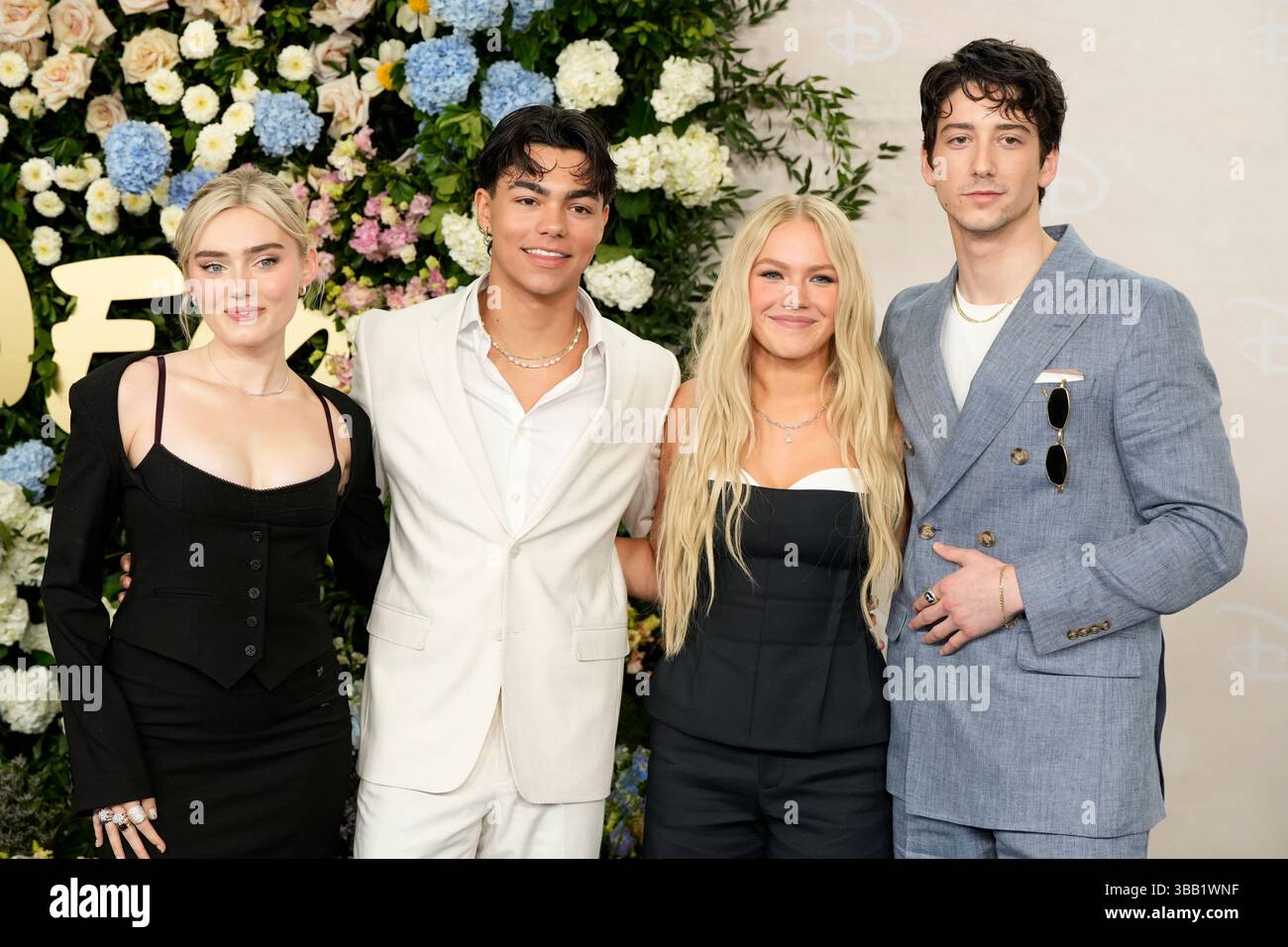 L-R: Meg Donnelly, Malachi Barton, Freya Skye, Milo Manheim partecipa al 2025 Disney Upfront, tenutosi presso il Jacob Javitz Center di New York, martedì 13 maggio 2025 Credit: Jennifer Graylock/Alamy Live News Foto Stock