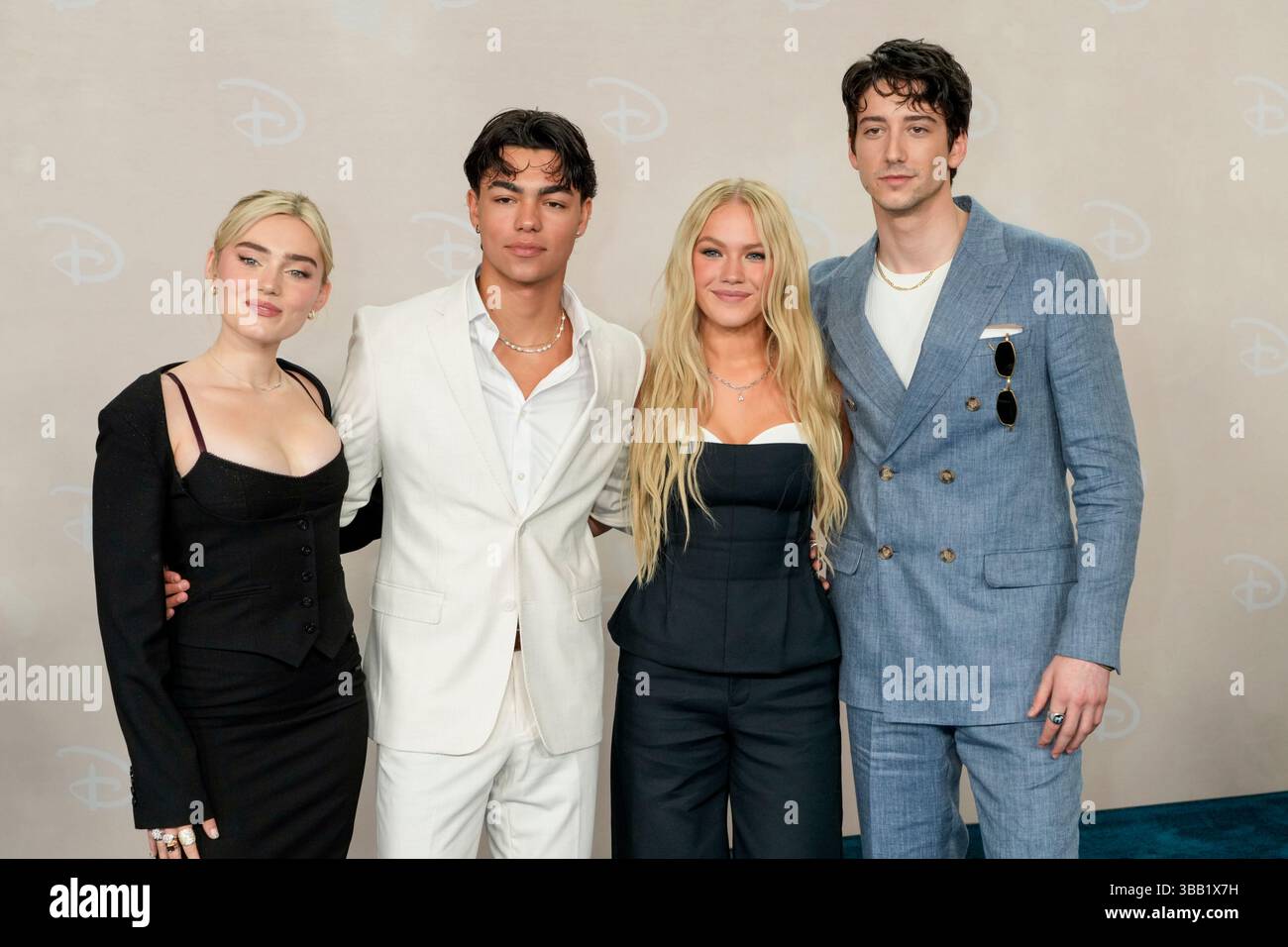 L-R: Meg Donnelly, Malachi Barton, Freya Skye, Milo Manheim partecipa al 2025 Disney Upfront, tenutosi presso il Jacob Javitz Center di New York, martedì 13 maggio 2025 Credit: Jennifer Graylock/Alamy Live News Foto Stock