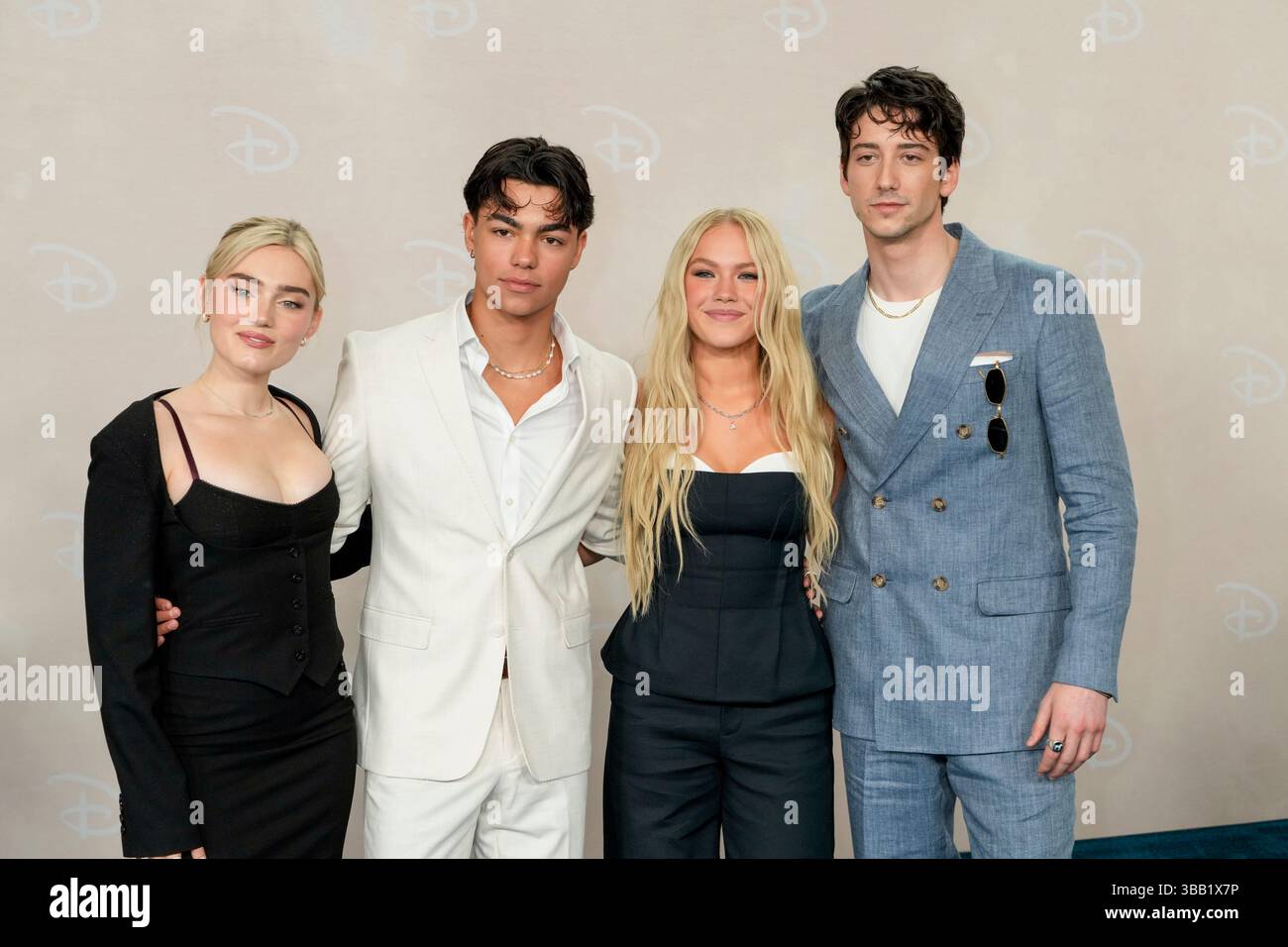 L-R: Meg Donnelly, Malachi Barton, Freya Skye, Milo Manheim partecipa al 2025 Disney Upfront, tenutosi presso il Jacob Javitz Center di New York, martedì 13 maggio 2025 Credit: Jennifer Graylock/Alamy Live News Foto Stock