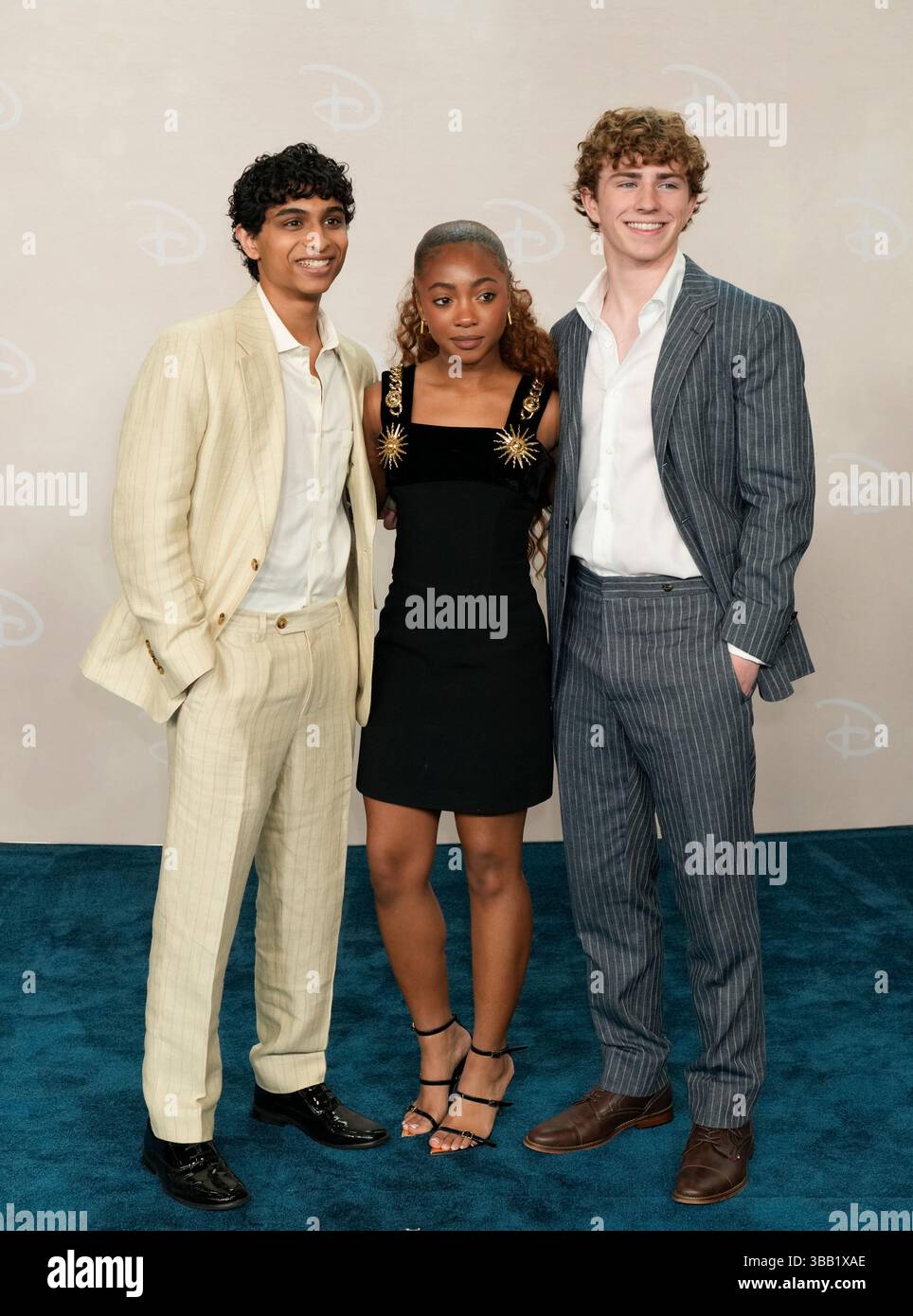 L-R: Aryan Simhadri, Leah Sava Jeffries, Walker Scobell partecipa al 2025 Disney Upfront, tenutosi presso il Jacob Javitz Center di New York, martedì 13 maggio 2025 crediti: Jennifer Graylock/Alamy Live News Foto Stock