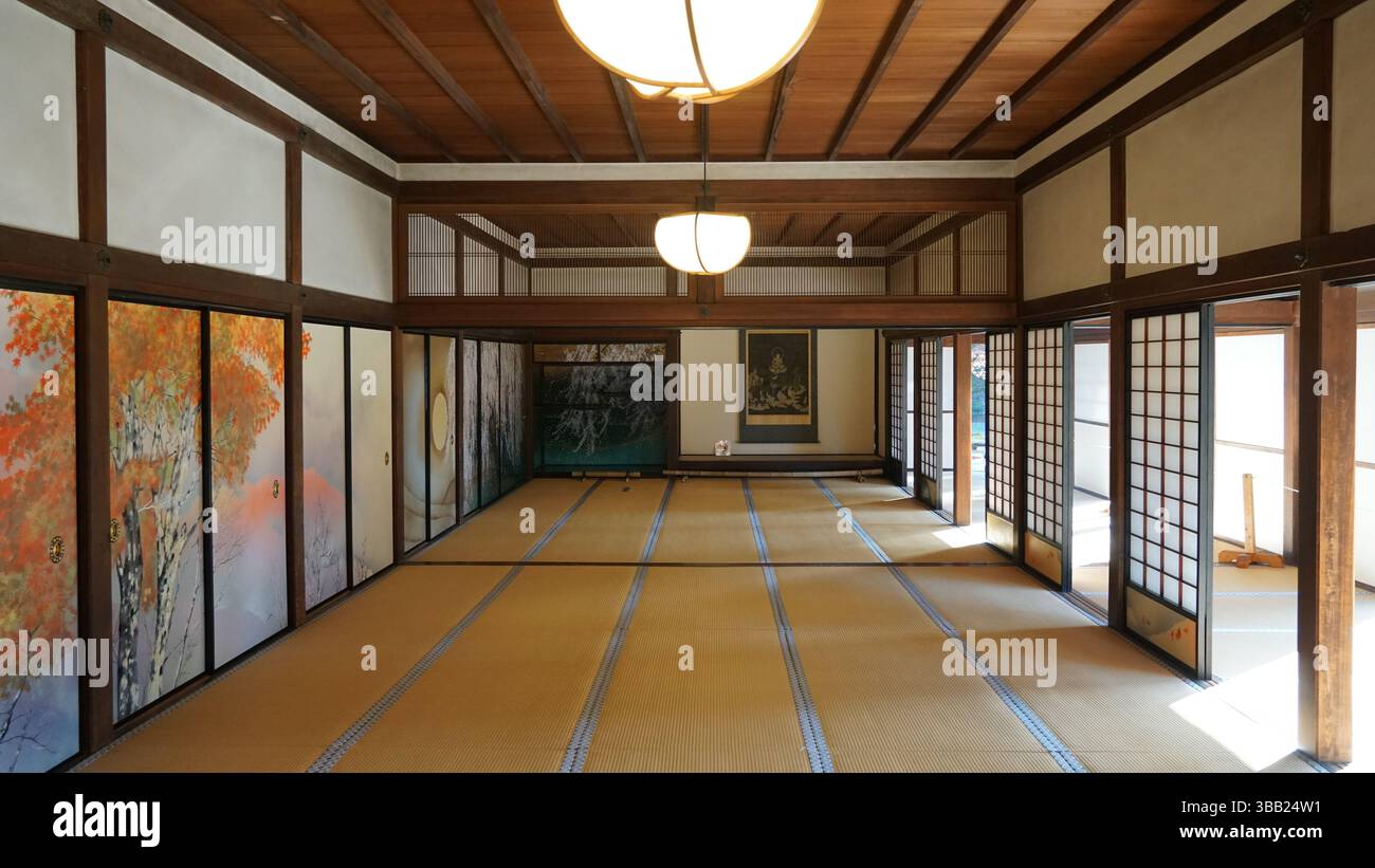Autunno a Kyoto: Templi e santuari panoramici per il turismo Fall Foliage Foto Stock