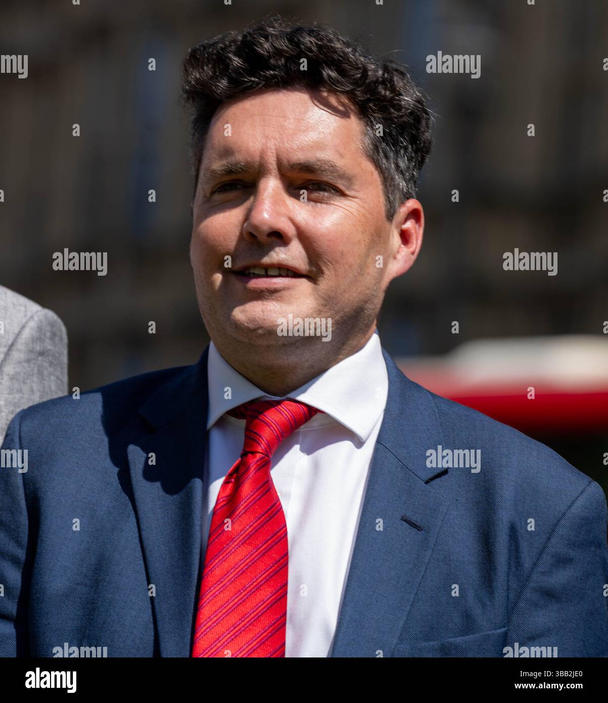 Londra, Regno Unito. 14 maggio 2025. I sindaci di Liverpool (Andy Burnhamn) e Manchester (Steve Rotheram) hanno invitato il governo a impegnarsi a costruire una nuova linea ferroviaria tra le due città che, secondo loro, potrebbe ridurre i tempi di percorrenza a 20 minuti. I sindaci hanno presentato un rapporto delle loro autorità combinate che diceva che la nuova linea ferroviaria poteva fornire una spinta di 15 miliardi di sterline all'economia e generare 22.000 posti di lavoro solo durante la costruzione nella foto Huw Merriman, ex ministro delle ferrovie, credito: Ian Davidson/Alamy Live News Foto Stock