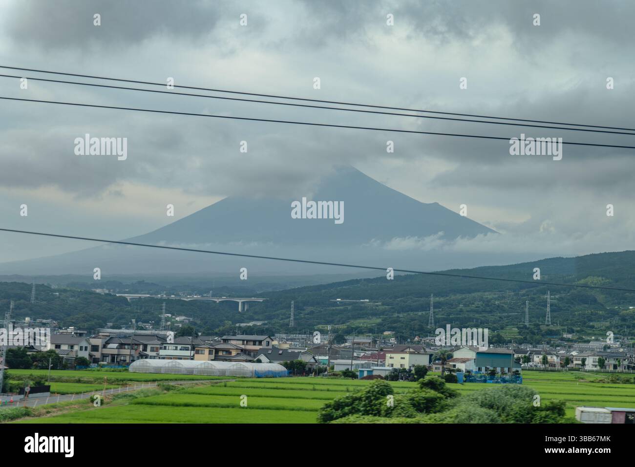 Monte Fuji, Giappone - 07.24.2024: Monte Fuji dello Shinkansen Foto Stock