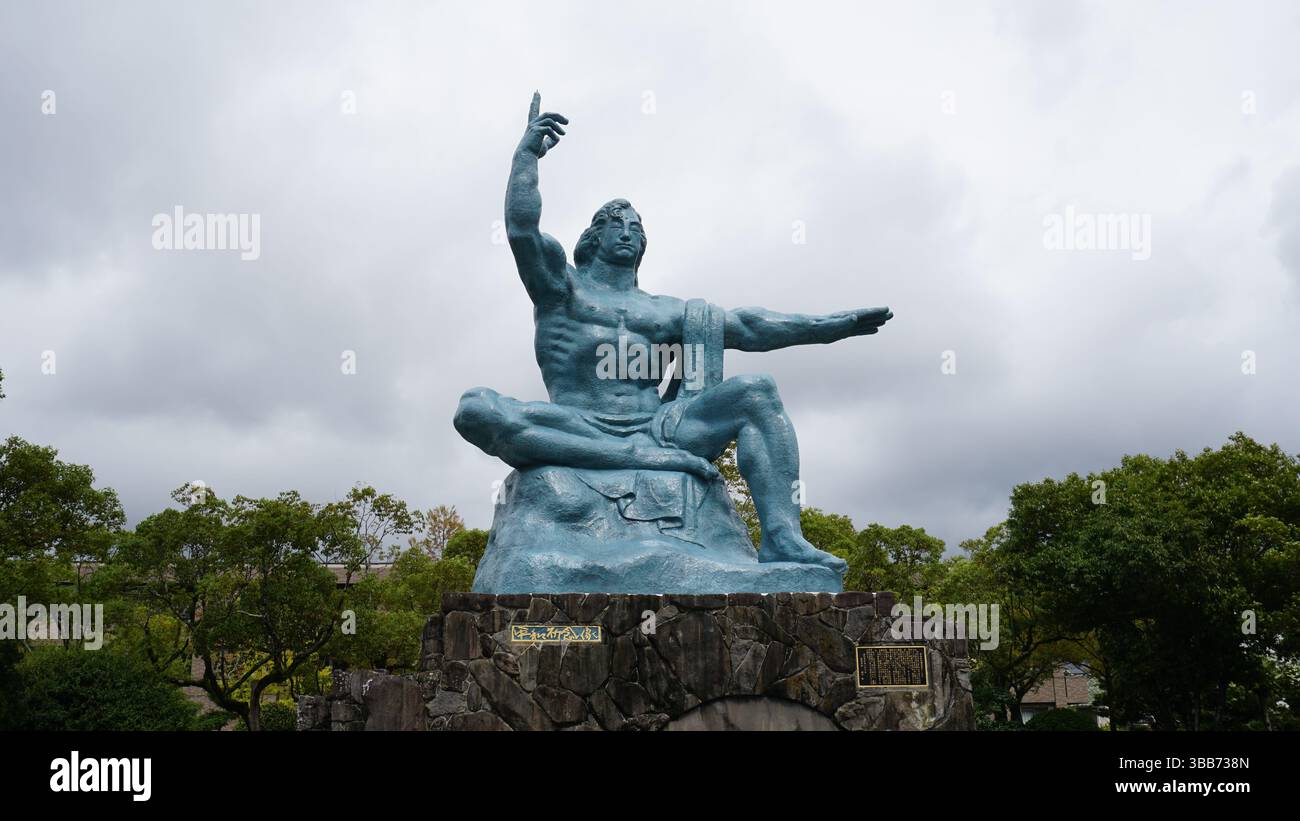 Paesaggio urbano di Nagasaki - vedute costiere e fascino urbano storico in Giappone Foto Stock