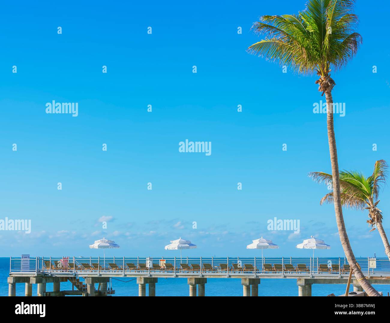 Molo sulla spiaggia di Smathers, Key West, Florida, Stati Uniti Foto Stock