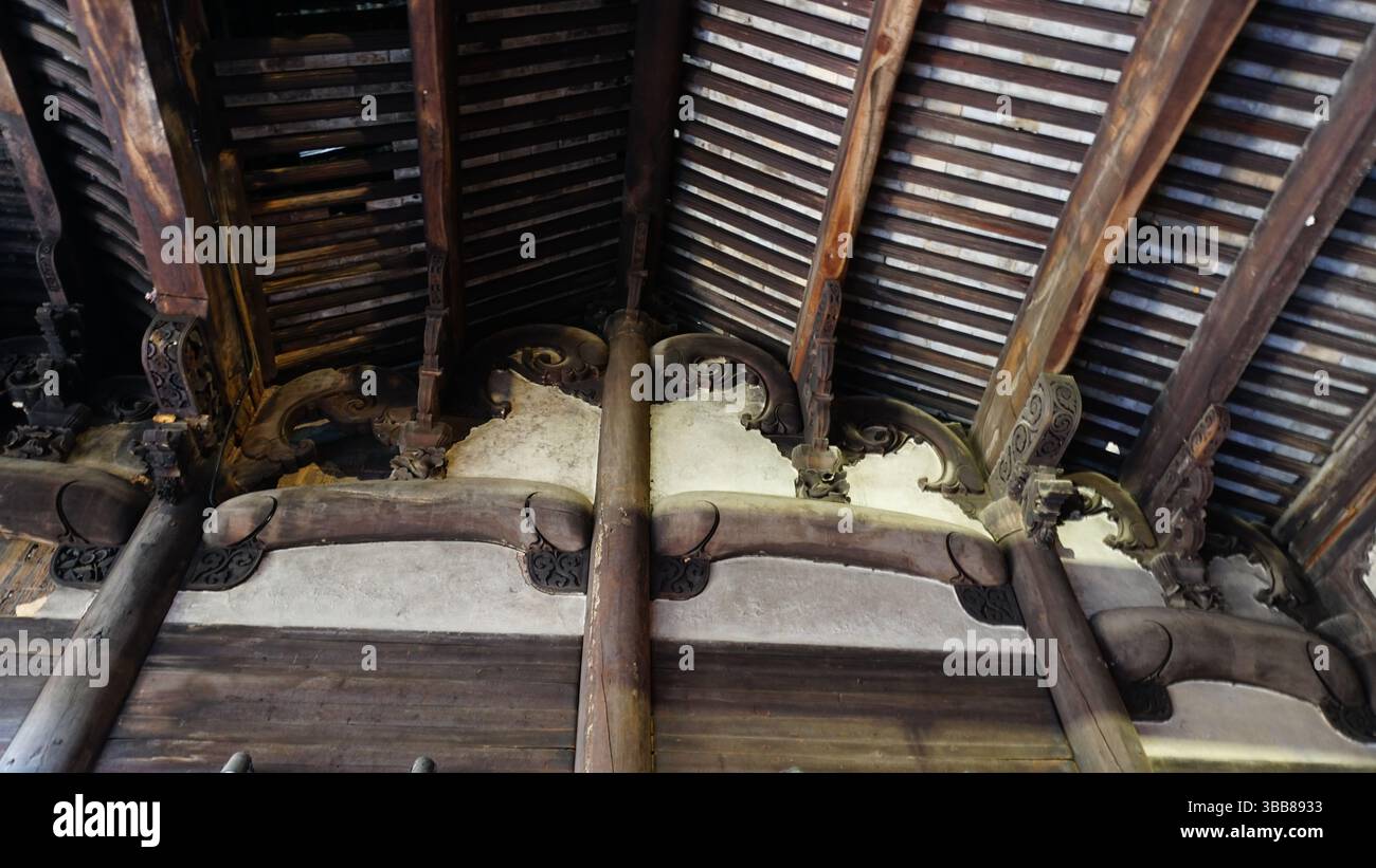 Vita quotidiana in una città sull'acqua di Jiangnan, Zhejiang, Cina Foto Stock