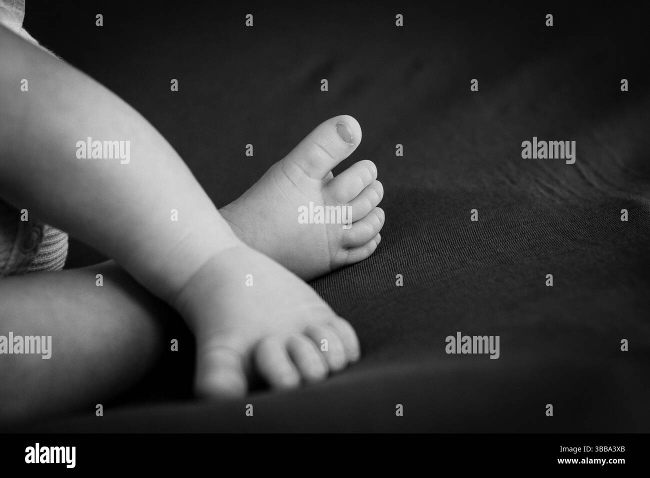 Fotografia neonato in bianco e nero Foto Stock