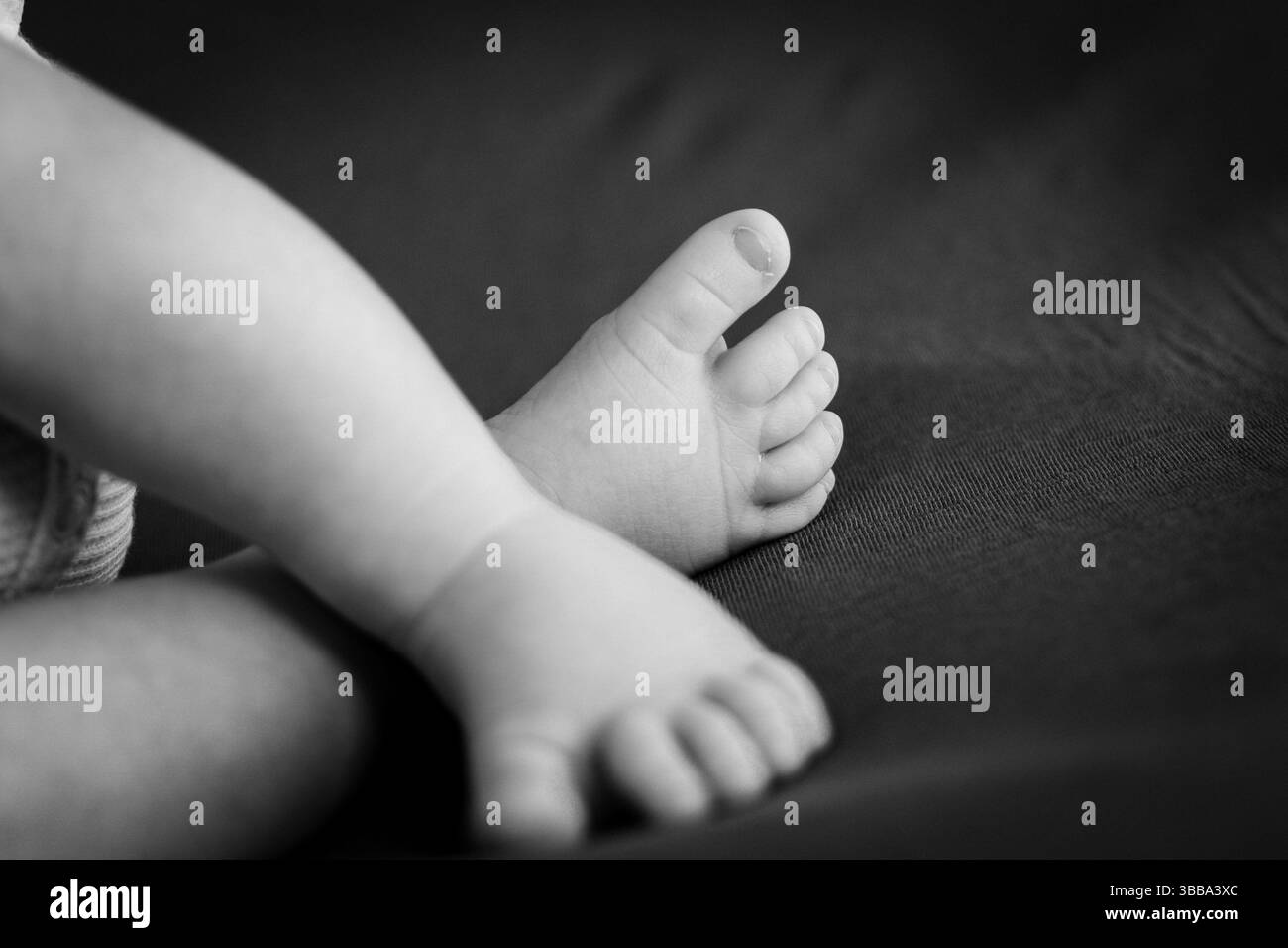 Fotografia neonato in bianco e nero Foto Stock