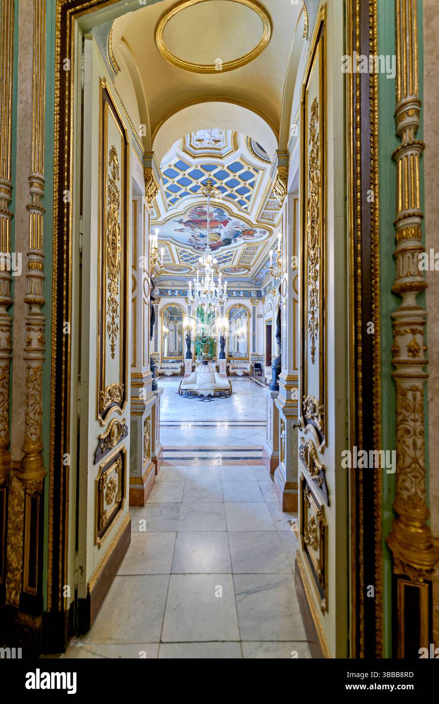 Valencia Spagna. Museo Nazionale delle Ceramiche e delle Arti Decorative 'González Marti' - Data: 22 - 04 - 2025 Foto Stock