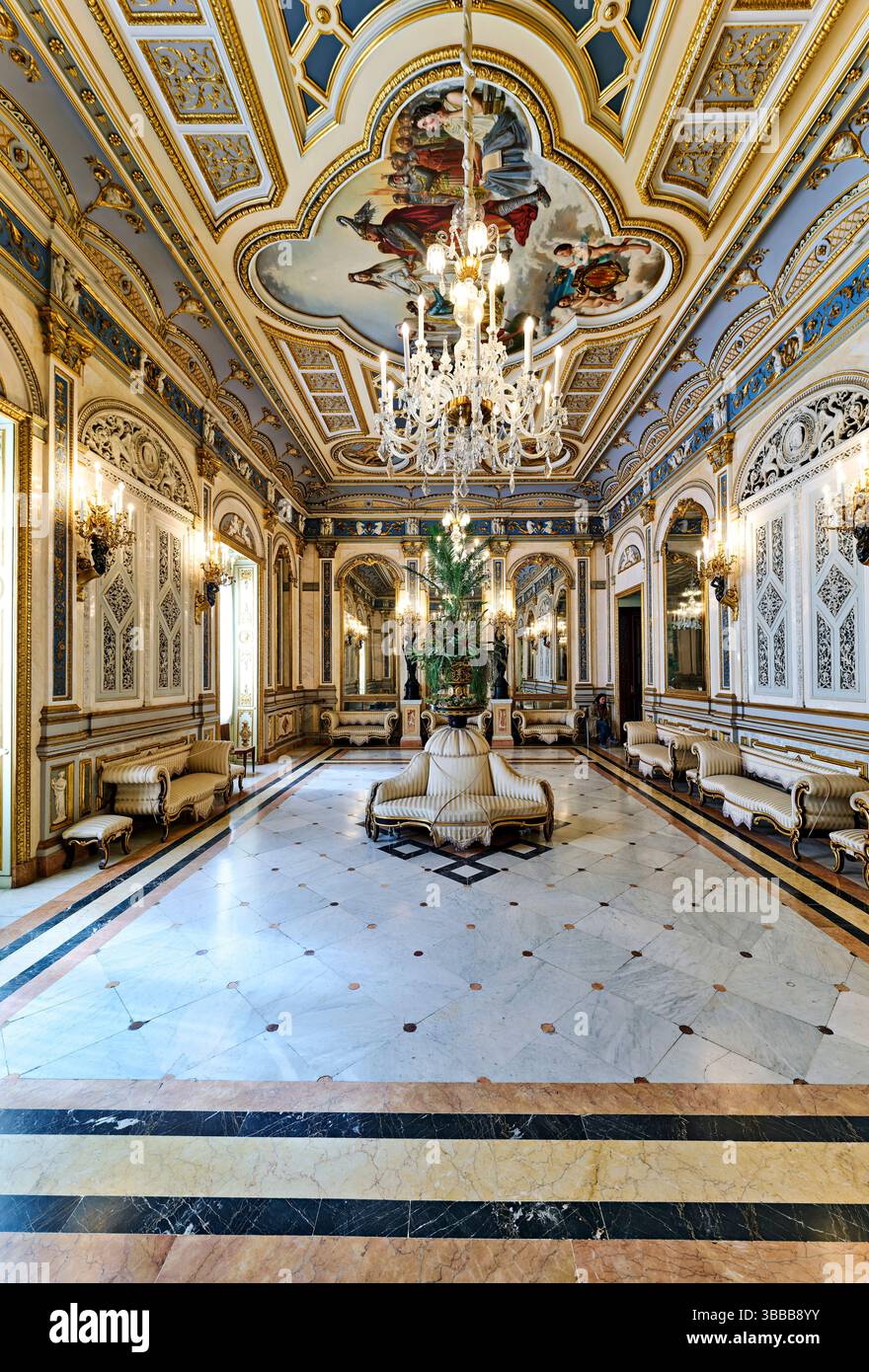 Valencia Spagna. Museo Nazionale delle Ceramiche e delle Arti Decorative 'González Marti' - Data: 22 - 04 - 2025 Foto Stock