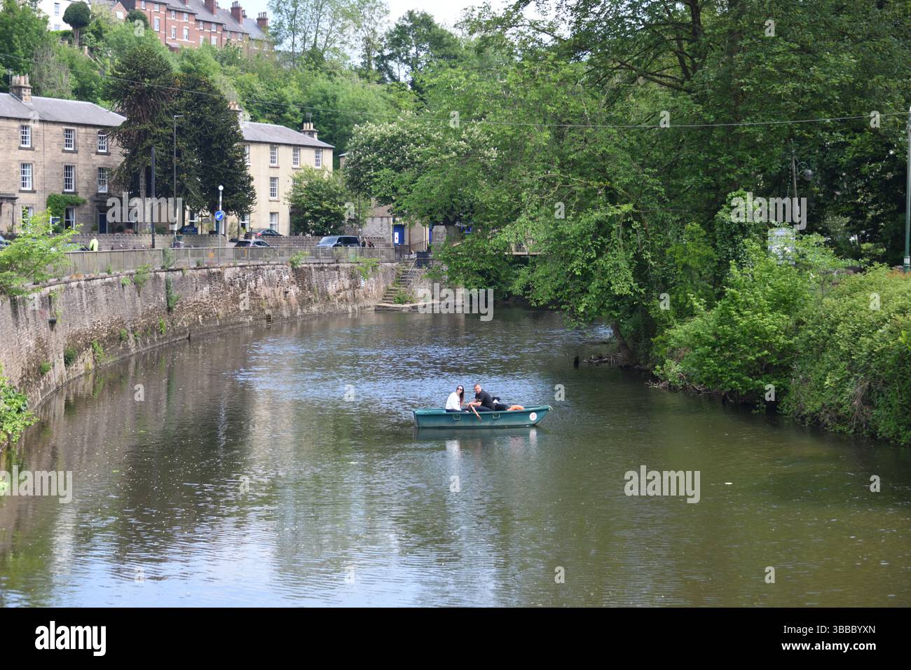 Nautica da diporto sul fiume Derwent a Matlock Bath nel Derbyshire, Inghilterra Foto Stock
