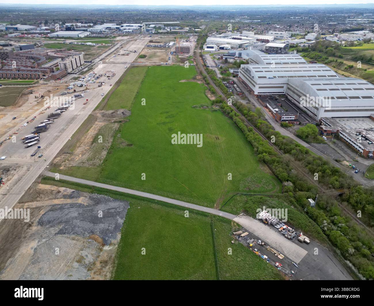 Lavori di costruzione in corso nell'ex aeroporto di Filton, Bristol, ora un importante progetto di riqualificazione per abitazioni e affari, aprile 2025 Foto Stock