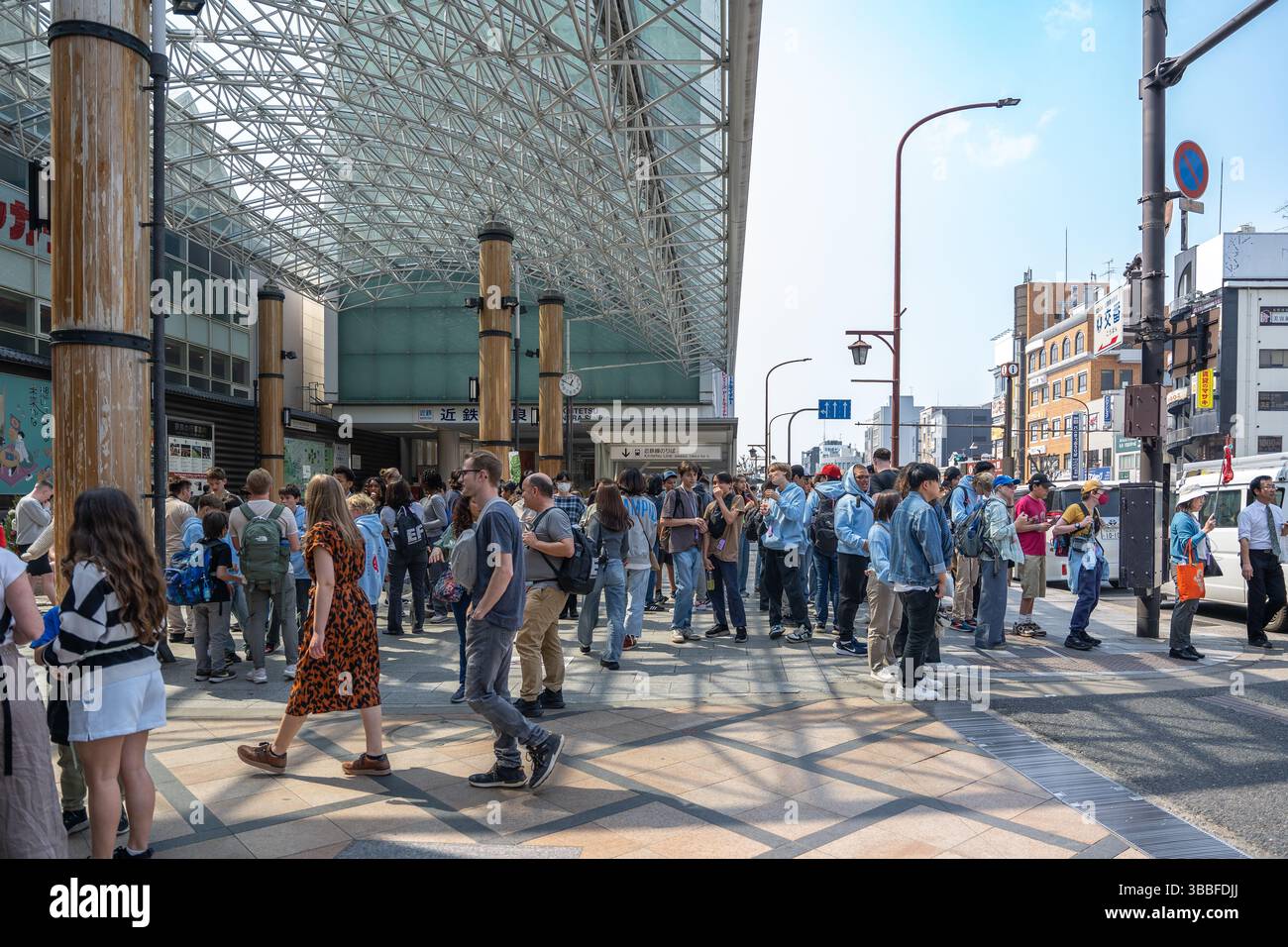 Osaka, Giappone, Chuo Ward, pedoni nelle strade centrali Foto Stock