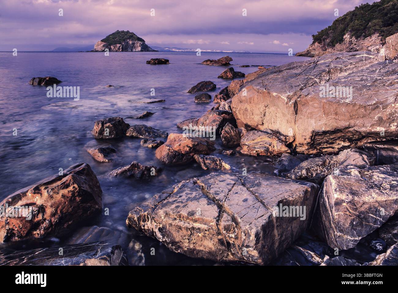 Spiaggia di Frugoso vicino a cavo, Isola d'Elba, Italia, Europa Foto Stock