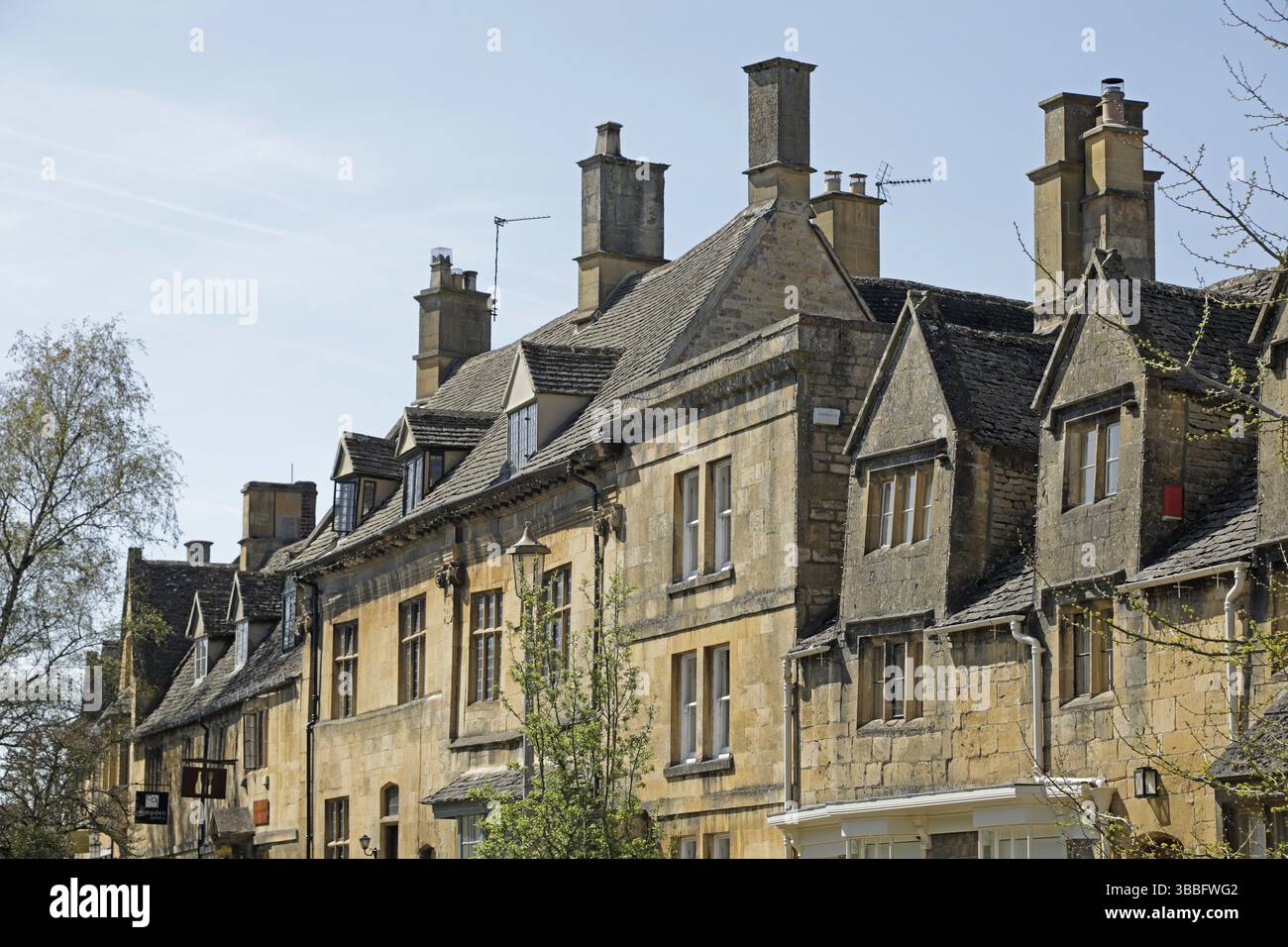 Case, camini, High Street, Chipping Campden, Cotswolds, Inghilterra, Gran Bretagna Foto Stock