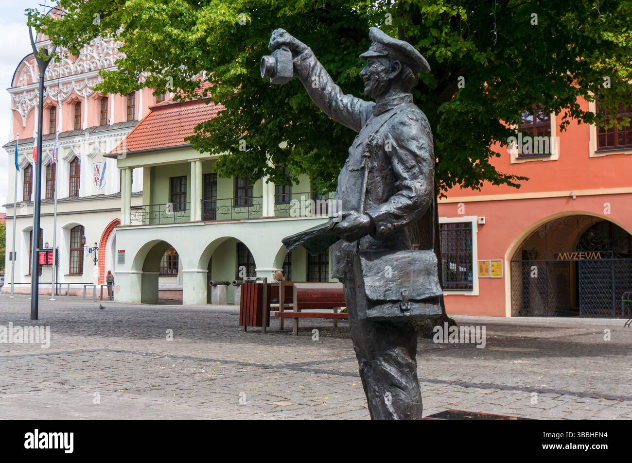 Railwayman Monument, Rynek Staromiejski. Stargard, Polonia. Foto Stock