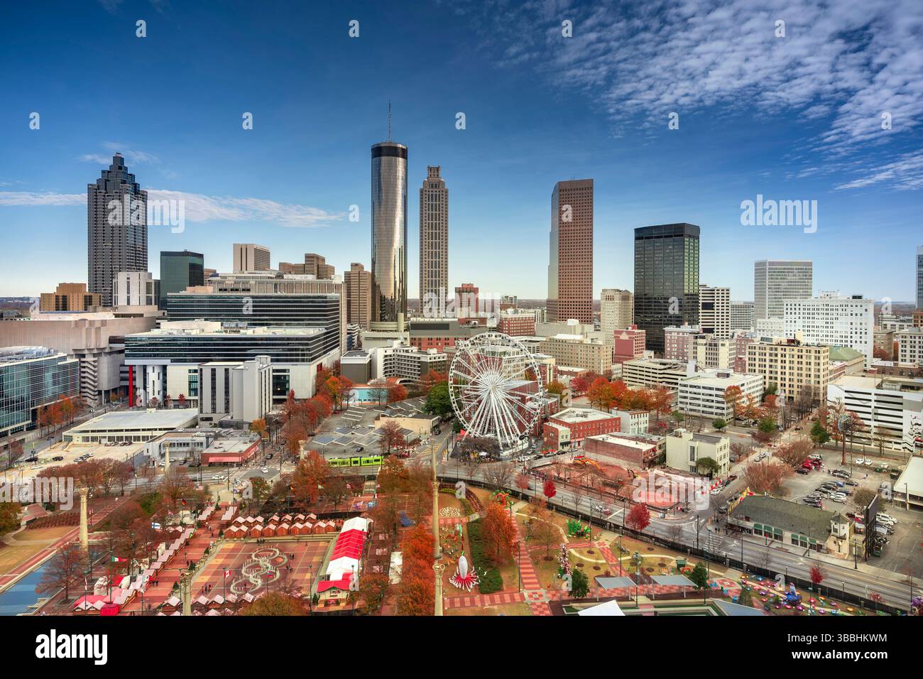 Skyline del centro di Atlanta, Georgia, sopra il Centennial Olympic Park Foto Stock