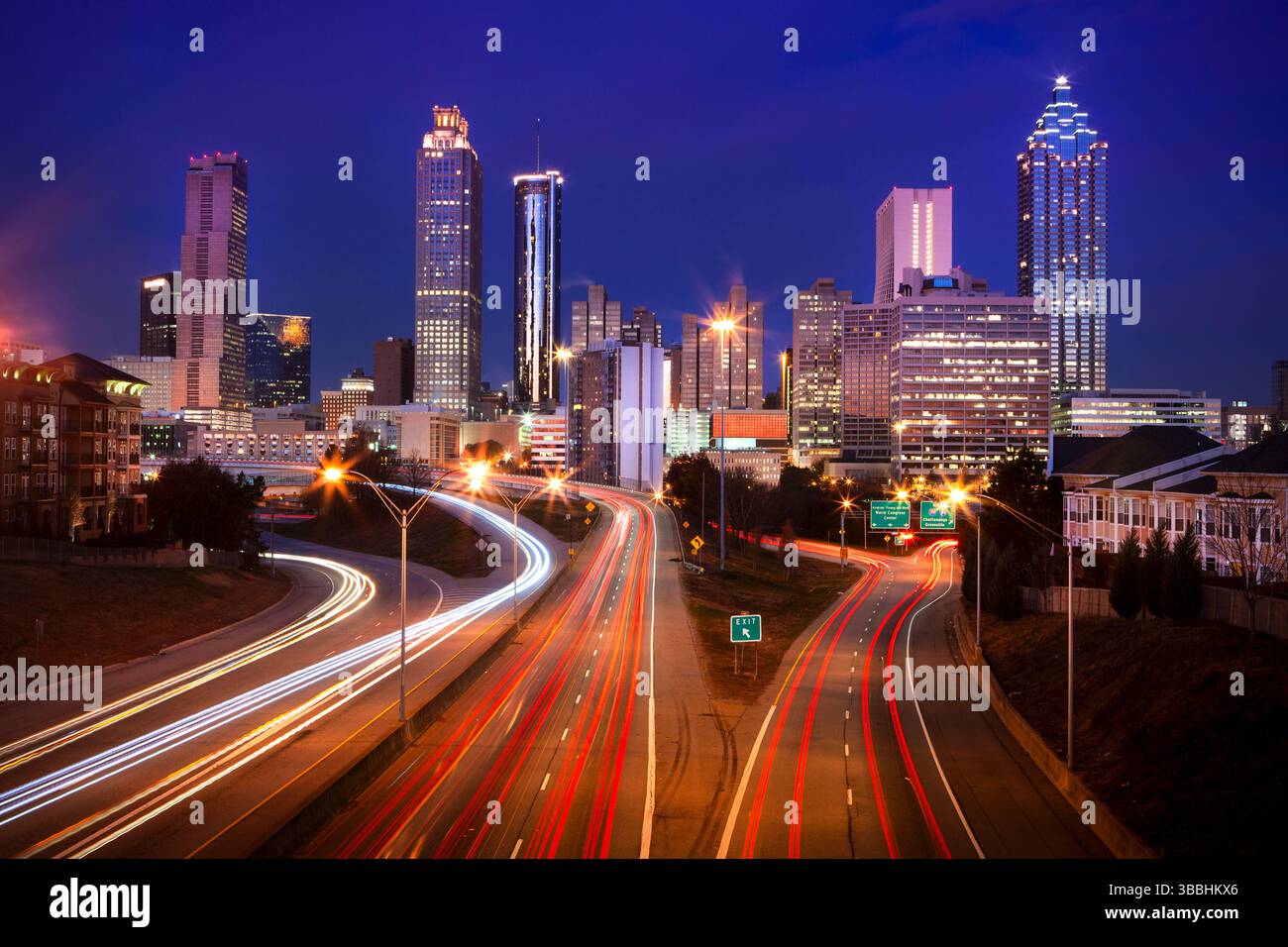 Skyline del centro di Atlanta, Georgia, sulla superstrada Foto Stock